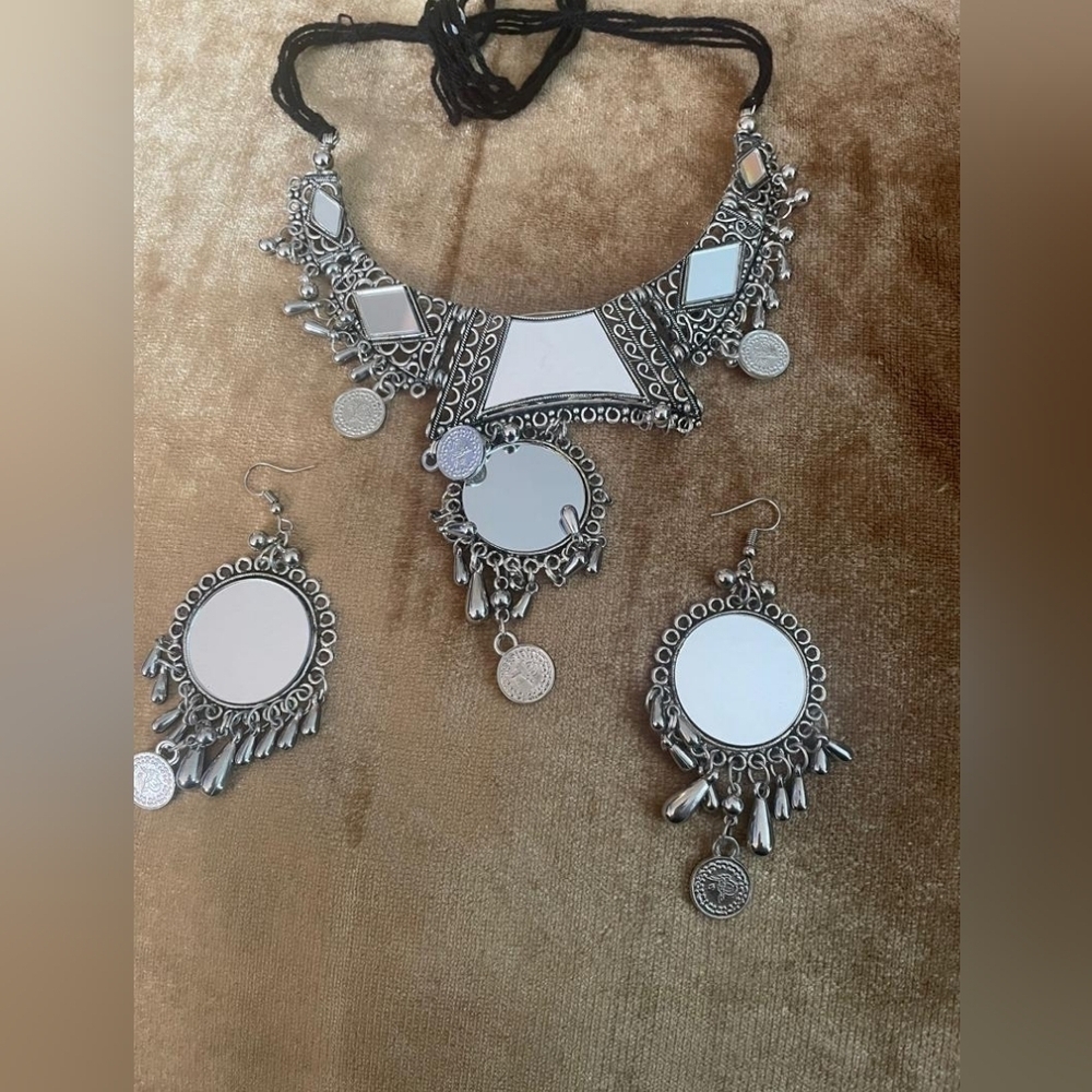 Women's jewelry set mirror work earrings and necklace